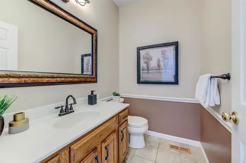 Bath - 829 Pheasant Woods Dr, Manchester, MO 63021 photo 2 of 10