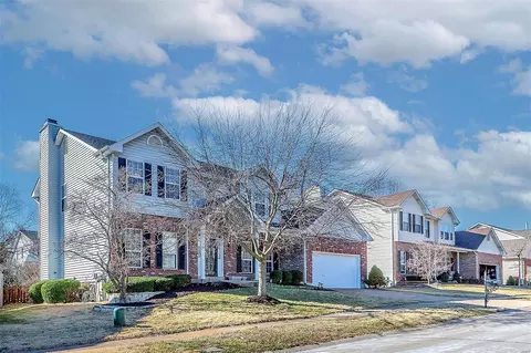 Exterior - 829 Pheasant Woods Dr, Manchester, MO 63021 photo 6 of 8