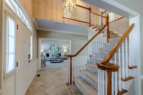 Entry Way - 829 Pheasant Woods Dr, Manchester, MO 63021 photo 4 of 10