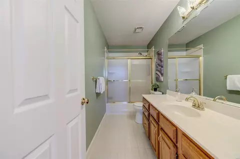 Bath - 829 Pheasant Woods Dr, Manchester, MO 63021 photo 9 of 10