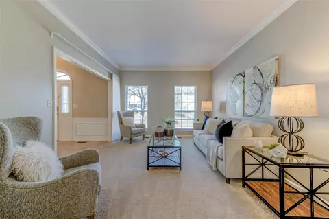 Living - 829 Pheasant Woods Dr, Manchester, MO 63021 photo 1 of 8