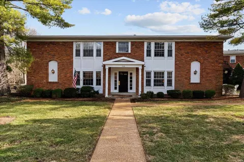 902 Moreland Ave #B, Saint Louis, MO 63122
