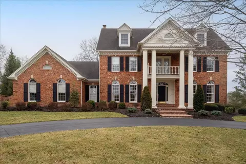 822 Town And Country Estates Dr, Saint Louis, MO 63141