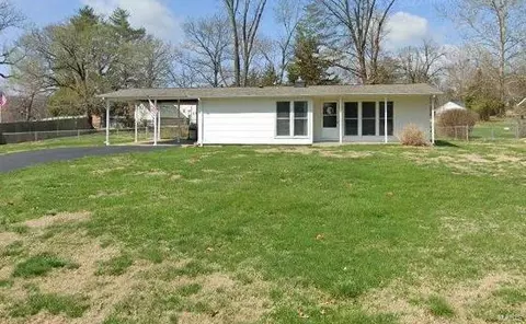 241 Sunset Dr, Ballwin, MO 63011