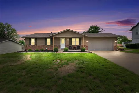 27 Amberly Dr, Saint Peters, MO 63376