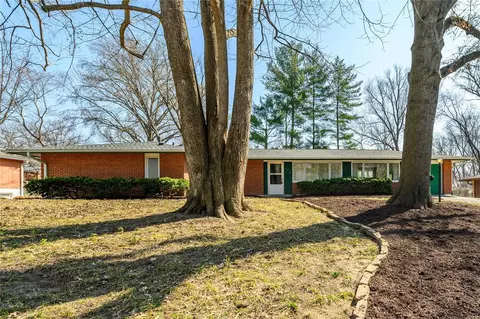 714 Lantern Ln, Saint Louis, MO 63132
