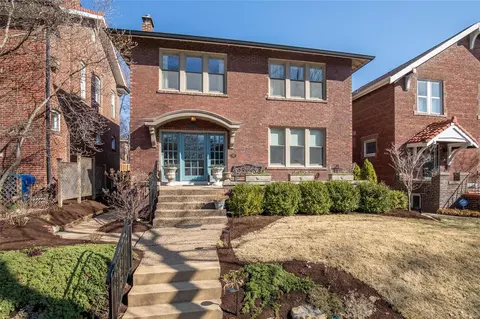 7027 Waterman Ave, Saint Louis, MO 63130