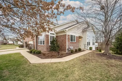 809 Waterford Villas Dr #5, Lake Saint Louis, MO 63367