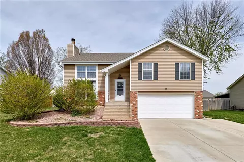 806 Woolwick Ct, Saint Charles, MO 63304