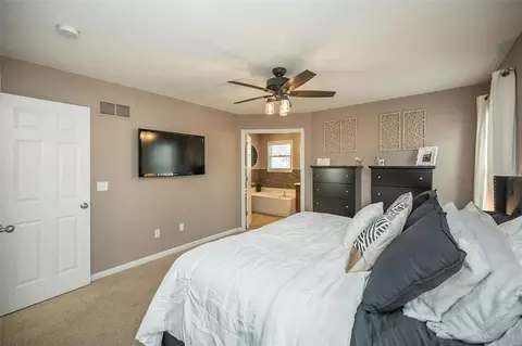Bedroom - 1271 Twinleaf Cir, Saint Peters, MO 63376 photo 1 of 7