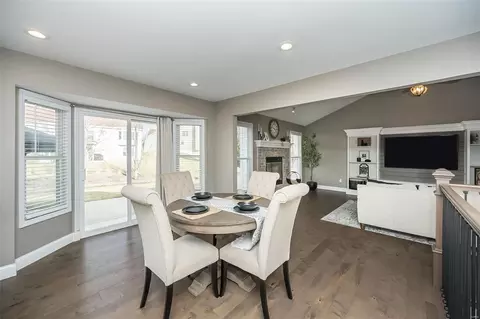 Dining - 1271 Twinleaf Cir, Saint Peters, MO 63376 photo 2 of 2