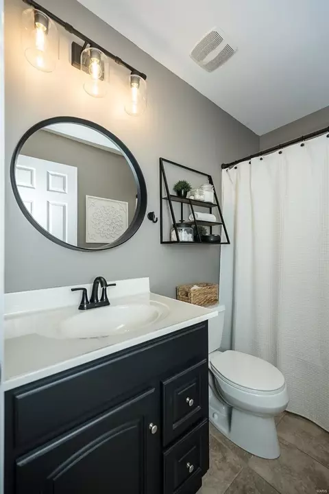 Bath - 1271 Twinleaf Cir, Saint Peters, MO 63376 photo 5 of 6