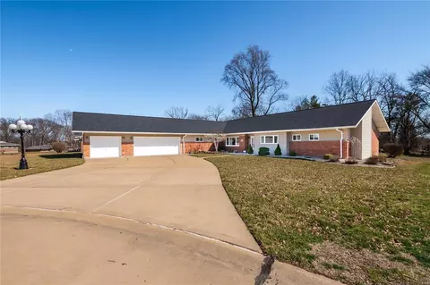11864 Doverhill Ct, Saint Louis, MO 63128