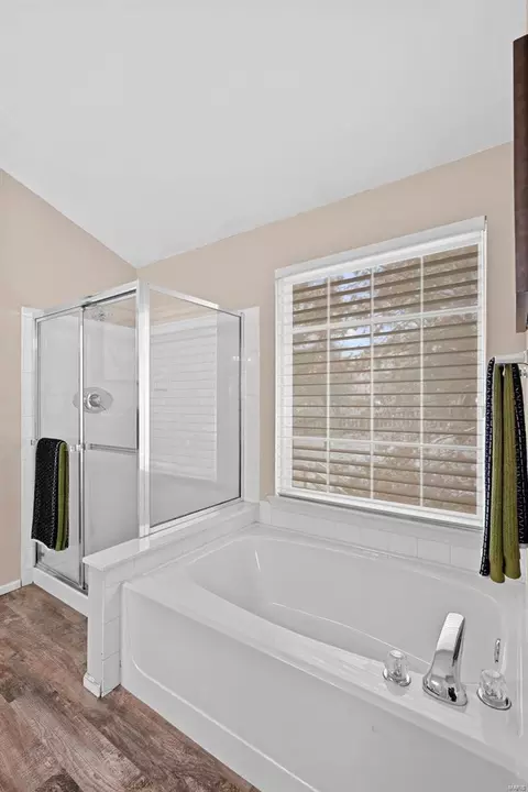 Bath - 2523 Hickory Manor Dr, Wildwood, MO 63011 photo 2 of 5