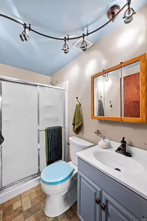 Bath - 2523 Hickory Manor Dr, Wildwood, MO 63011 photo 5 of 5