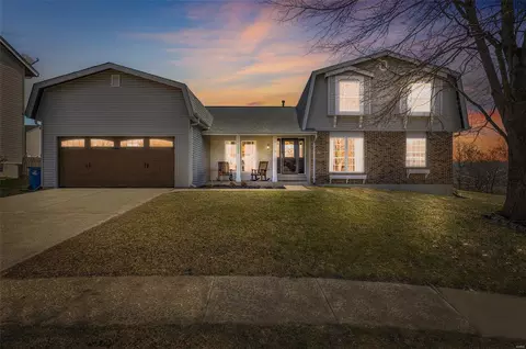2338 Johnnycake Ridge Ct, Wildwood, MO 63011