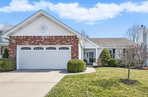 308 Cheval Square Dr, Chesterfield, MO 63005