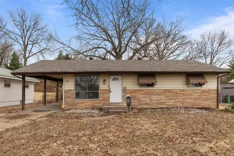 10424 Spring Garden Dr, Saint Louis, MO 63137