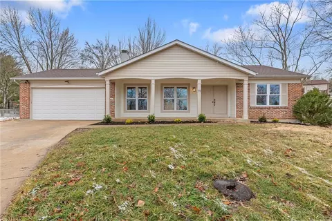 11 Bentbrook Ct, Saint Peters, MO 63376