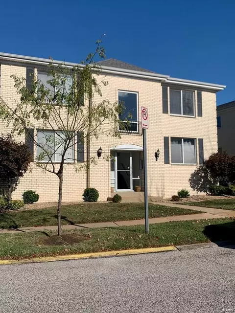 12540 Chardin Pl #1, Sappington, MO 63128