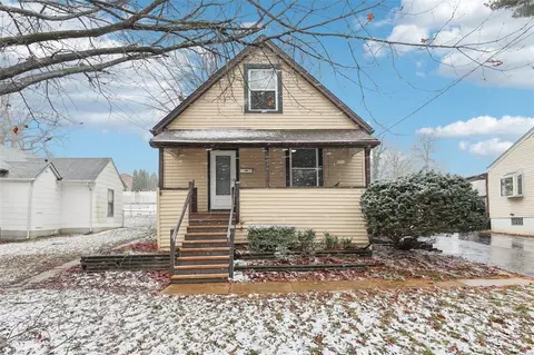 9438 Tennyson Ave, Saint Louis, MO 63114
