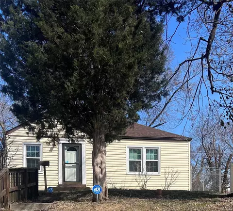 6740 Torlina Dr, Berkeley, MO 63134