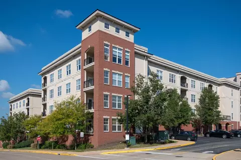 1241 Strassner Dr #1104, Saint Louis, MO 63144