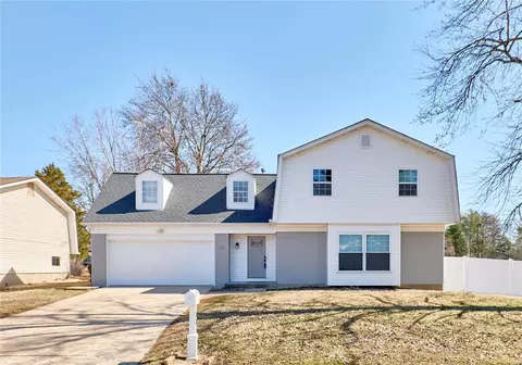 39 Ann Dr, Saint Peters, MO 63376