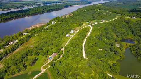 219 Quarry Rd, Golden Eagle, IL 62036 photo 3
