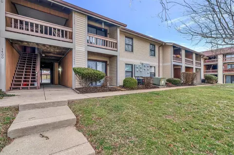 1402 Summergate Pkwy #C, Saint Charles, MO 63303