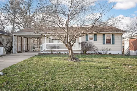 706 Parr St, Wentzville, MO 63385