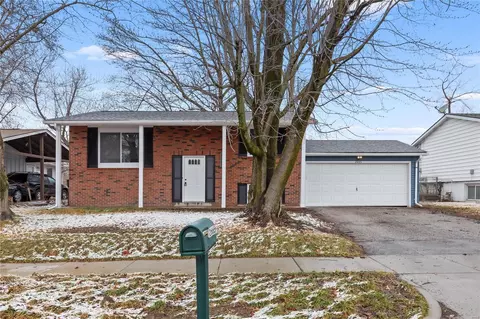 2665 Mckelvey Rd, Maryland Heights, MO 63043