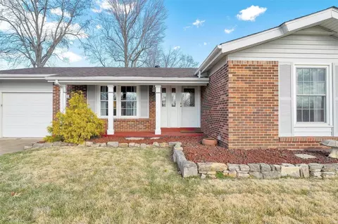 2003 Caesar Dr, Fenton, MO 63026