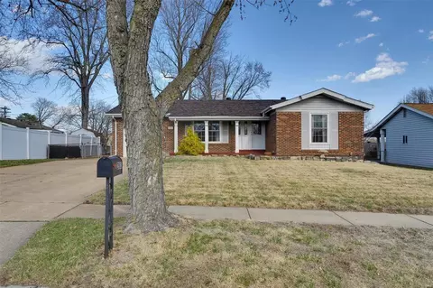 2003 Caesar Dr, Fenton, MO 63026 photo 2