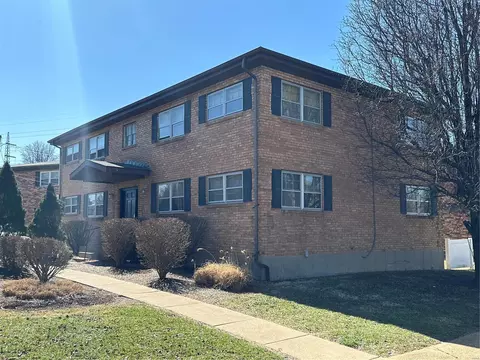 6726 Colony Acres Dr, Affton, MO 63123