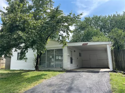 9162 Harold Dr, Saint Louis, MO 63134