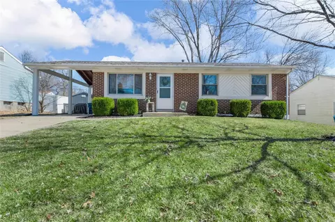 2856 Penbrooke Ln, Saint Charles, MO 63301