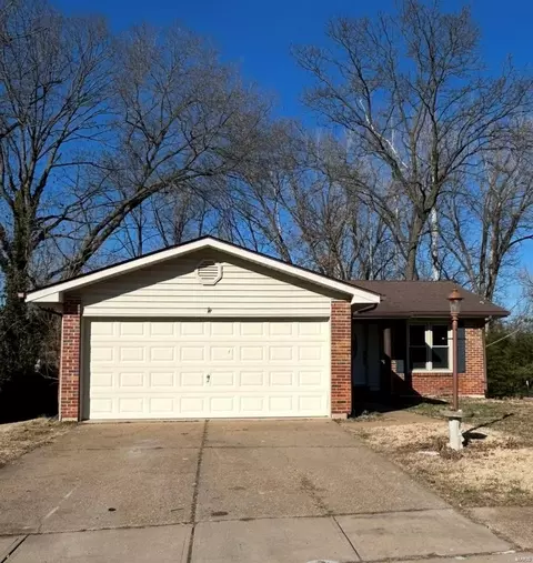 4051 Tarragona Dr, Saint Louis, MO 63129