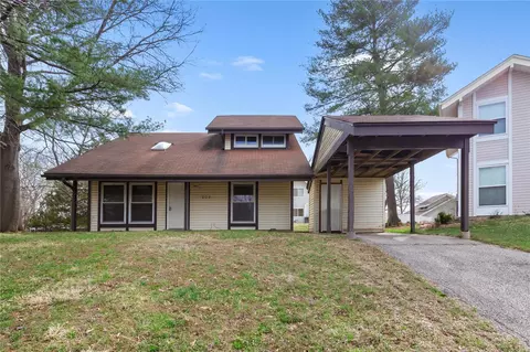 408 Echo Hill Dr, Ballwin, MO 63021 photo 1