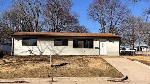 9801 Traverse Ln, Saint Louis, MO 63134