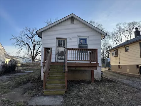 3710 Orient Ave, Saint Louis, MO 63125