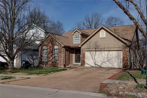 1537 Strawberry Glen Ct, Ballwin, MO 63021