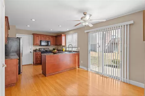 Entry Way - 127 Lamplighter Way, O'fallon, MO 63368 photo 2 of 4