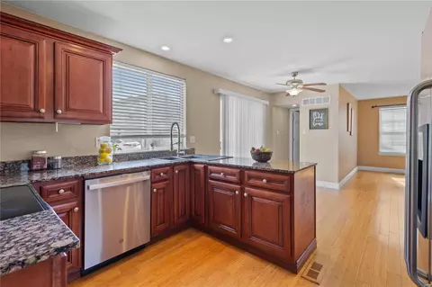 Kitchen - 127 Lamplighter Way, O'fallon, MO 63368 photo 2 of 3