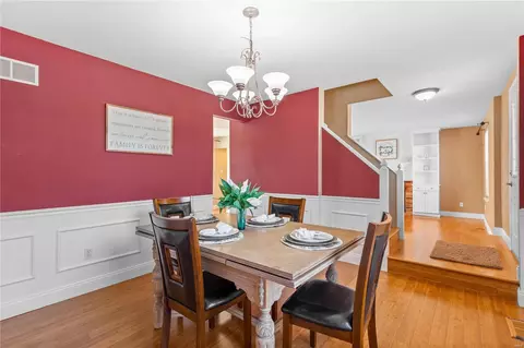 Dining - 127 Lamplighter Way, O'fallon, MO 63368 photo 2 of 2