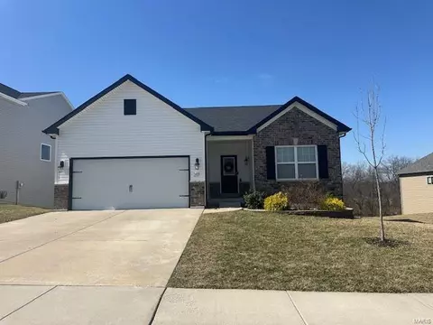 317 Regents Park Ave, Wentzville, MO 63385