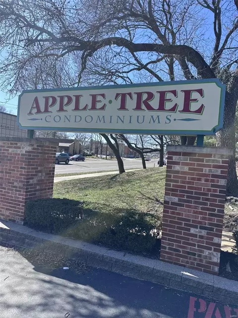 1151 Appleseed Ln #D, Saint Louis, MO 63132