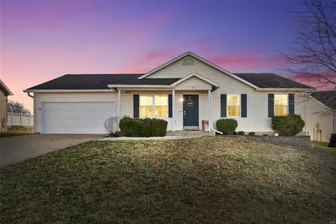 24 Moonlight Ct, Wentzville, MO 63385