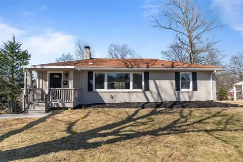 641 Lewiston Dr, Saint Louis, MO 63122