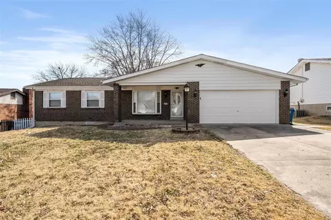 11745 Minot Dr, Bridgeton, MO 63044